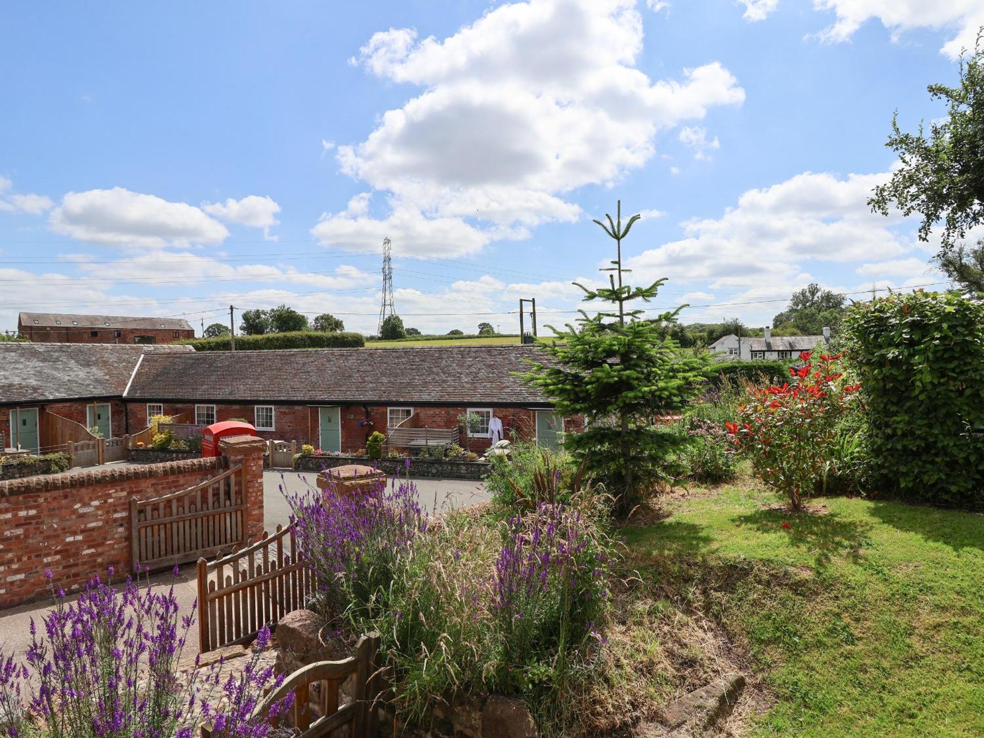 The Parlour Villa Chester Exterior photo