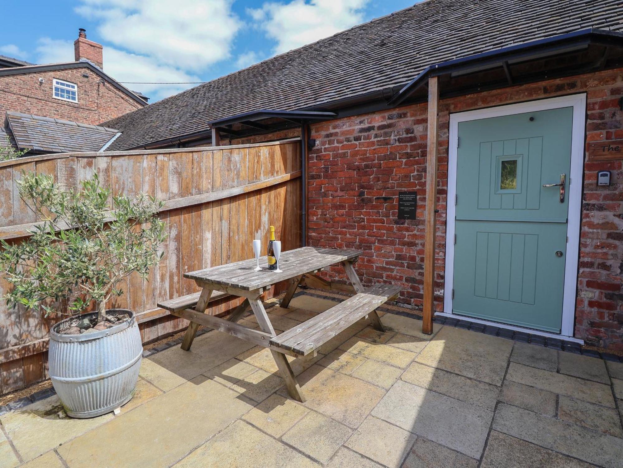 The Parlour Villa Chester Exterior photo